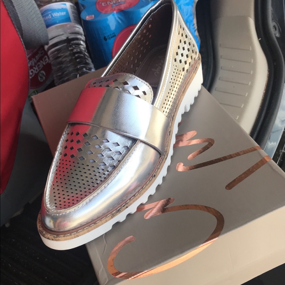Silver oxfords